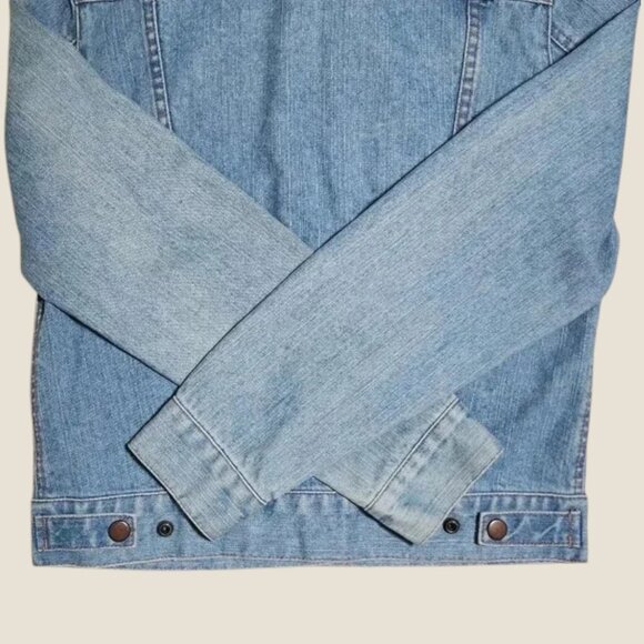 Vintage GAP Denim Jacket | Light Wash Trucker Y2K Classic | Americana Streetwear - Picture 8 of 10